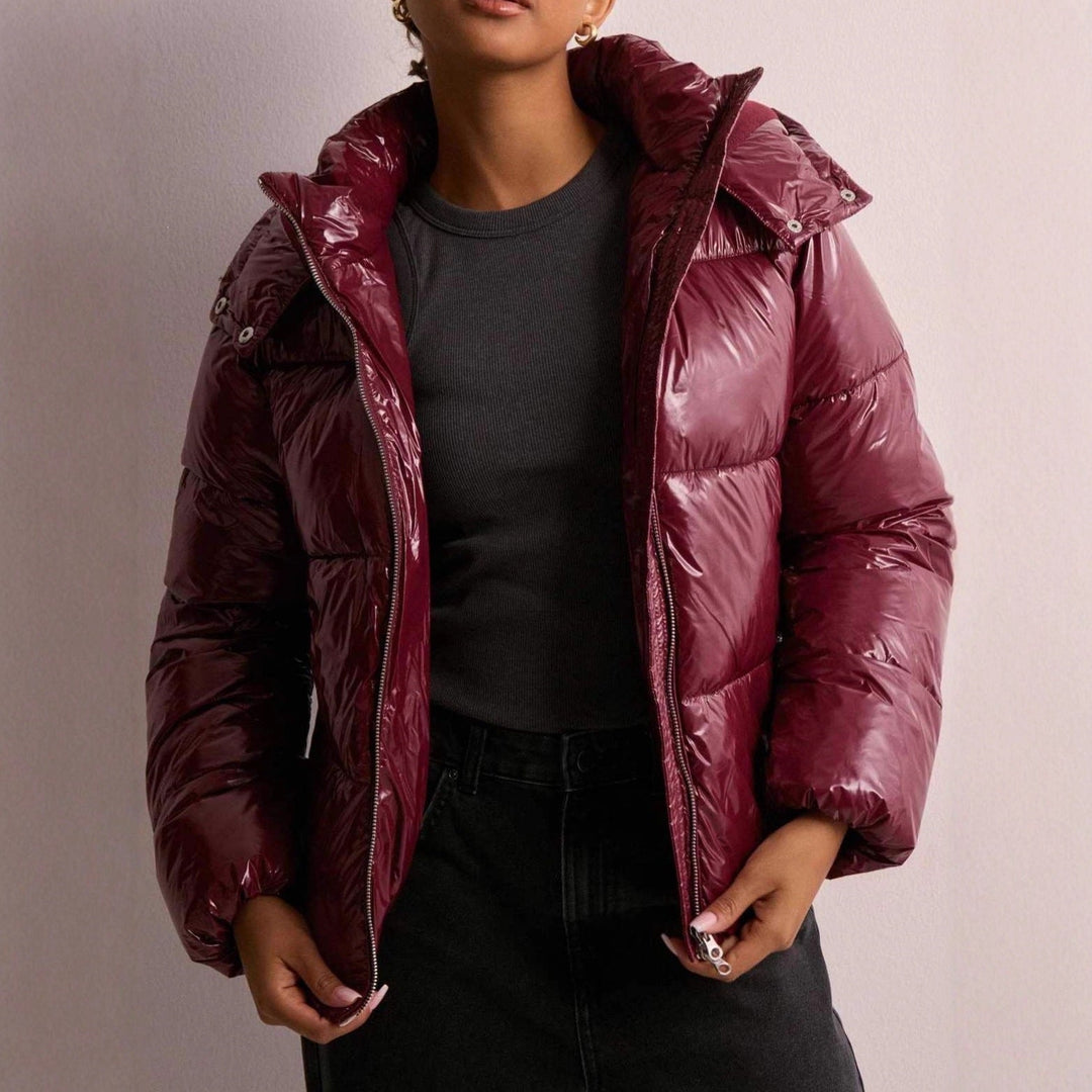 Veste matelassée pour femme avec capuche réglable et poches zippées