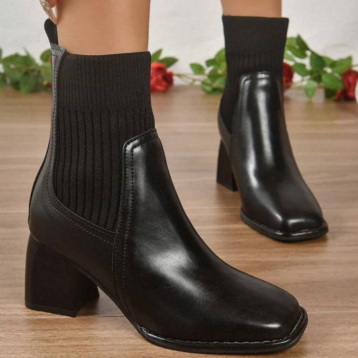 Damen Schlupf-Stiefeletten mit Blockabsatz und Strickschaft