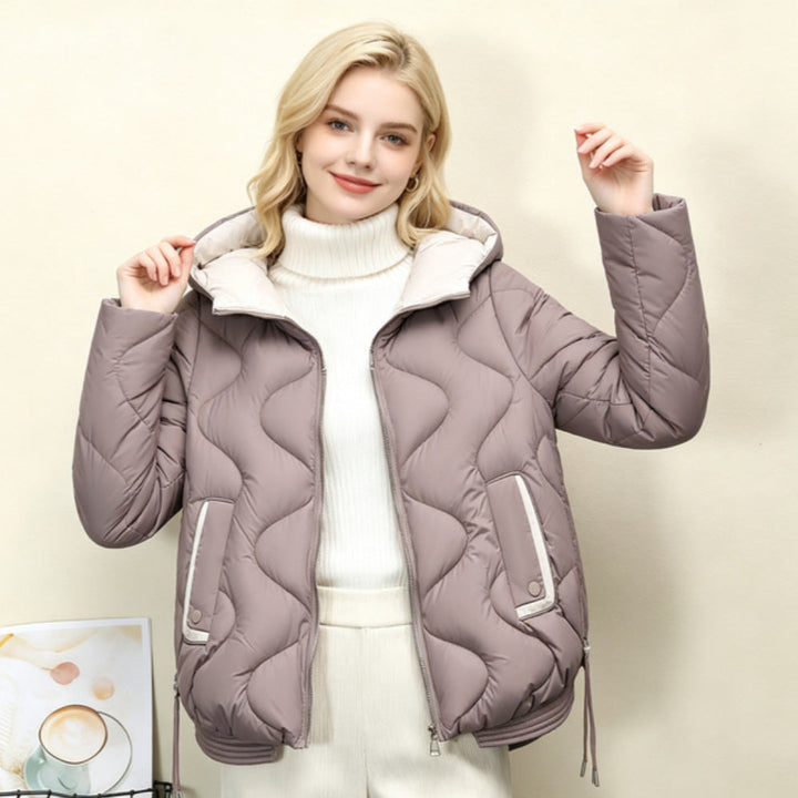 Damen wattierte Kurzjacke mit Herzsteppung, abgerundetem Saum und Kapuze