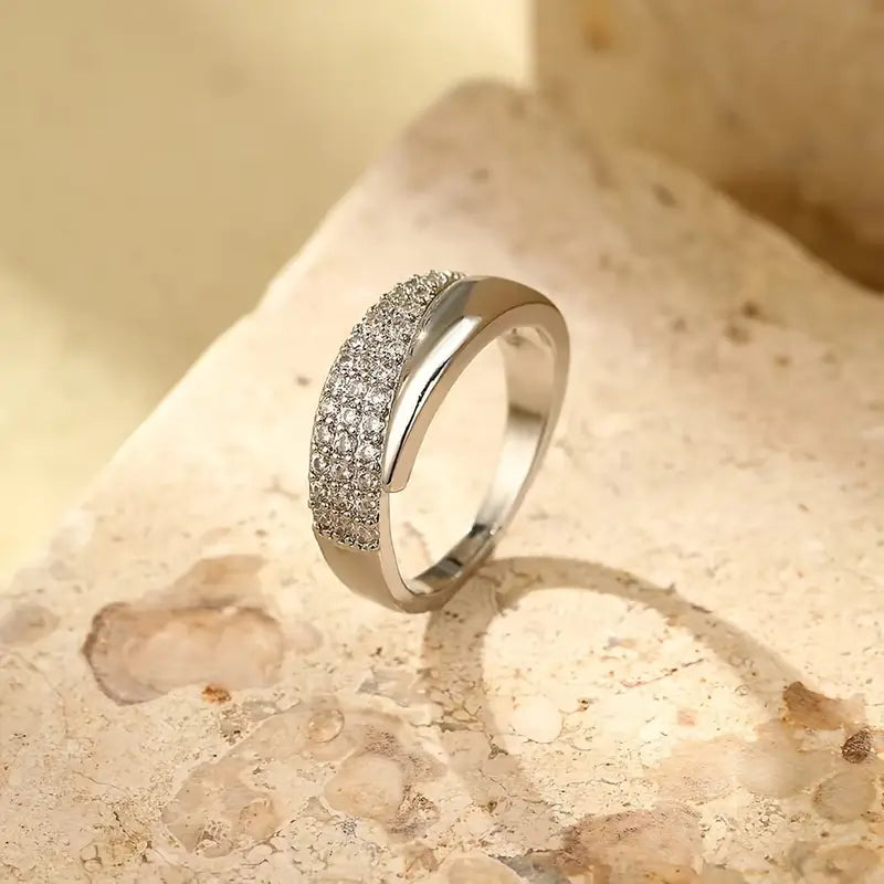 Eleganter Nova Goldring