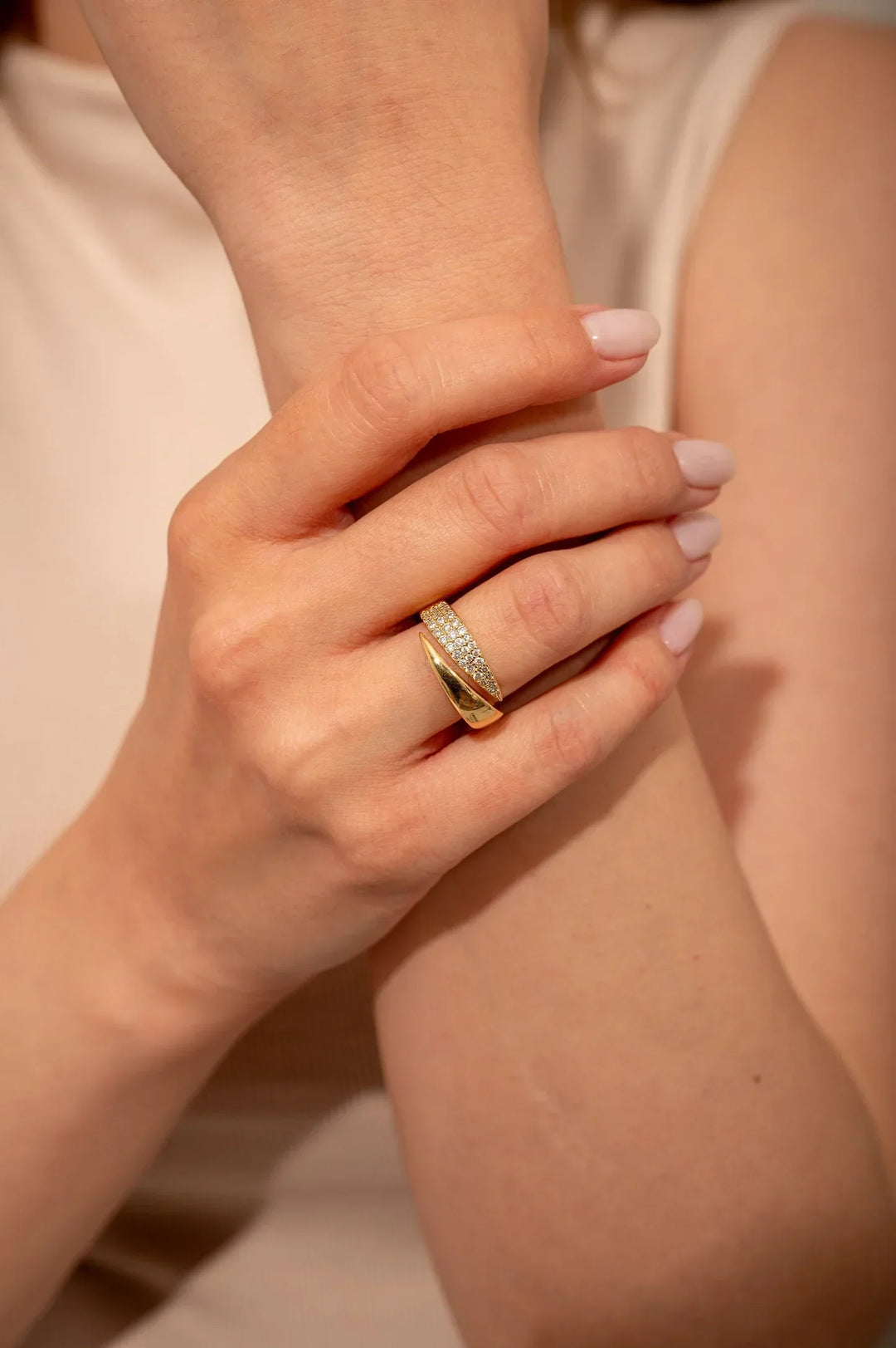 Eleganter Nova Goldring