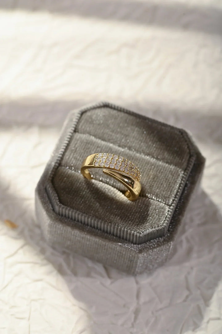 Eleganter Nova Goldring