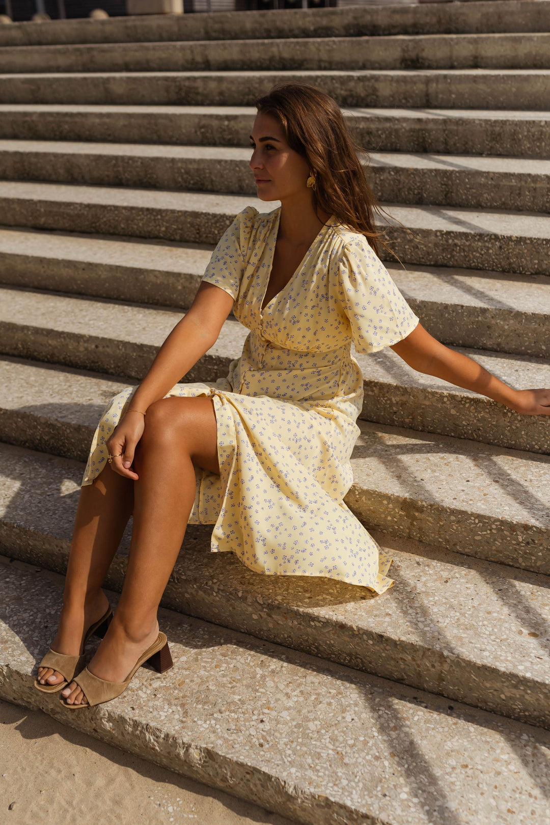 Diana | Damen Blumenkleid Midi mit V-Ausschnitt und kurzen Ärmeln
