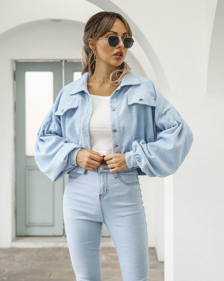 Sofia | Casaco cropped de senhora com bolsos e botões