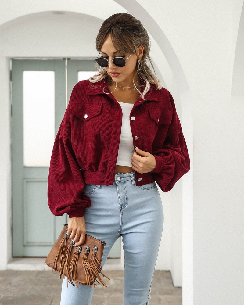 Sofia | Casaco cropped de senhora com bolsos e botões