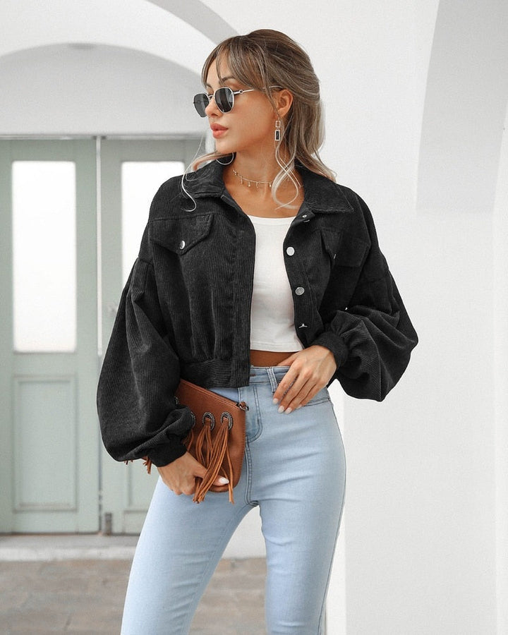 Sofia | Casaco cropped de senhora com bolsos e botões