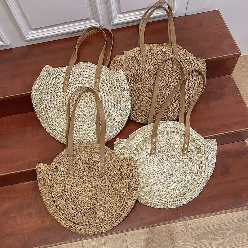 Arnora | Runde Geflochtene Handtasche mit Kunstledergriffen