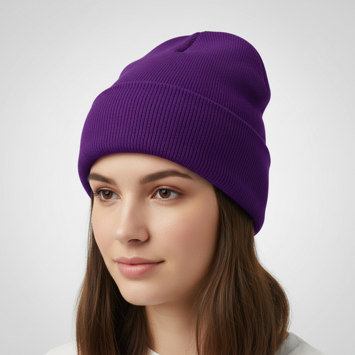 Gestrickte Wintermütze mit warmer Isolierung