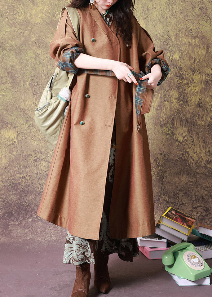 Gabardine de senhora com decote em V e cinto
