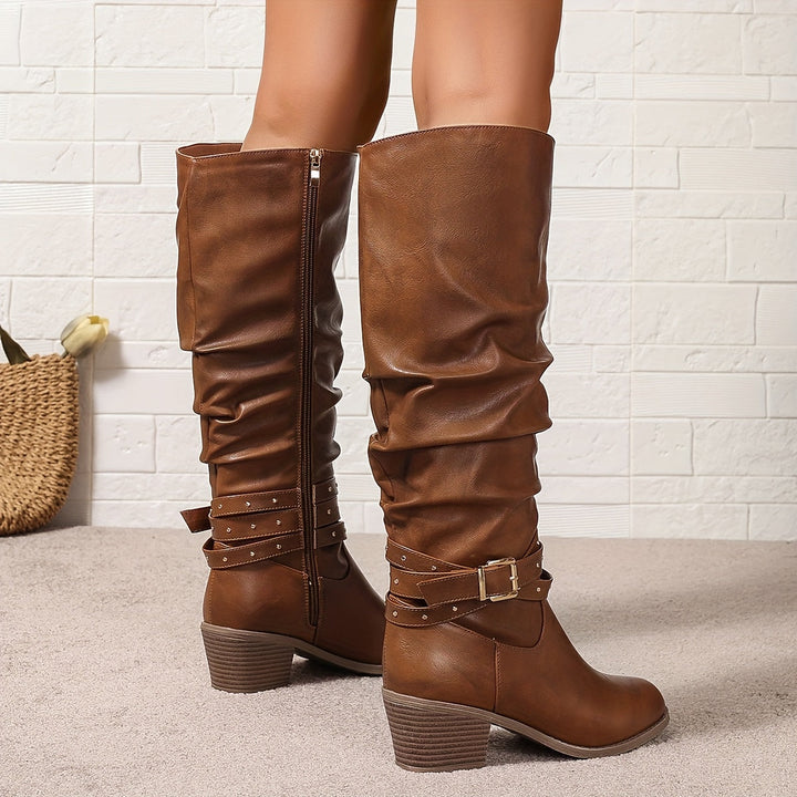 Ragnhild | Damen knöchelhohe Stiefel mit Schlappe und Schnallen-Riemen