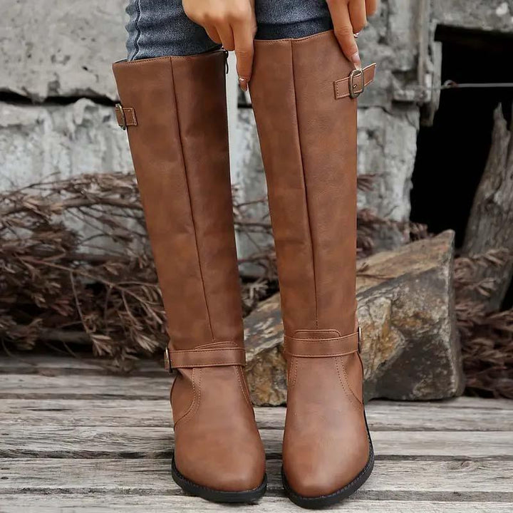 Calixta | Damen knielange Stiefel mit doppelten Schnallen