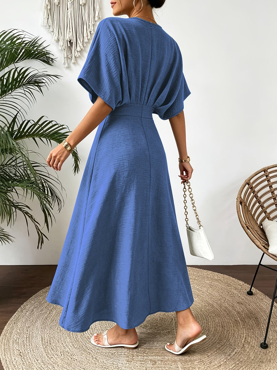 Vestido midi de mujer con escote en V