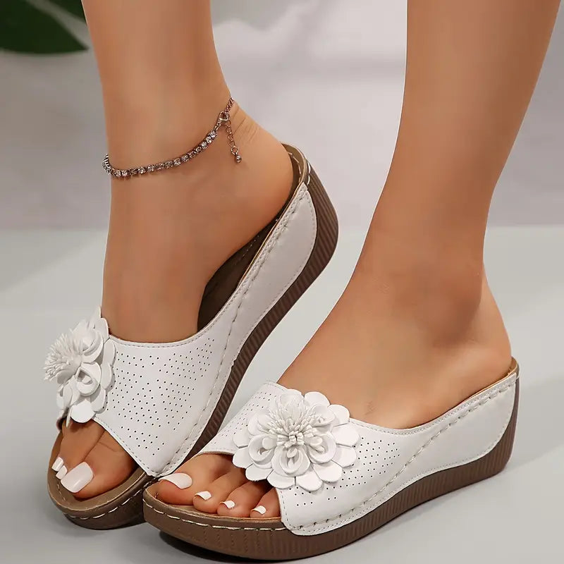 Belle™ - Orthopädische Sandalen mit Blumenmuster