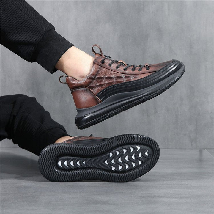Herren Sneakers mit Krokodil-Prägung und Schnürung