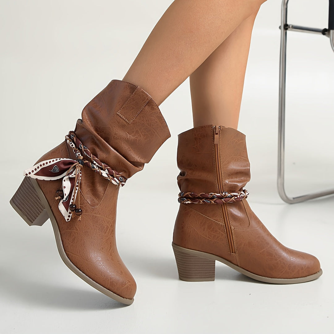 Idunn | Damen Stiefelette in Raffoptik mit Wickeldetail im Westernstil