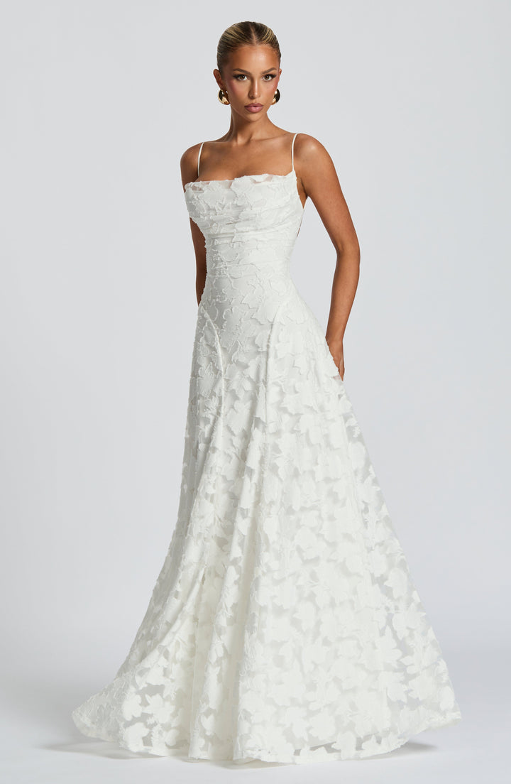 Lucina | Elegantes Maxikleid mit zeitloser Raffinesse
