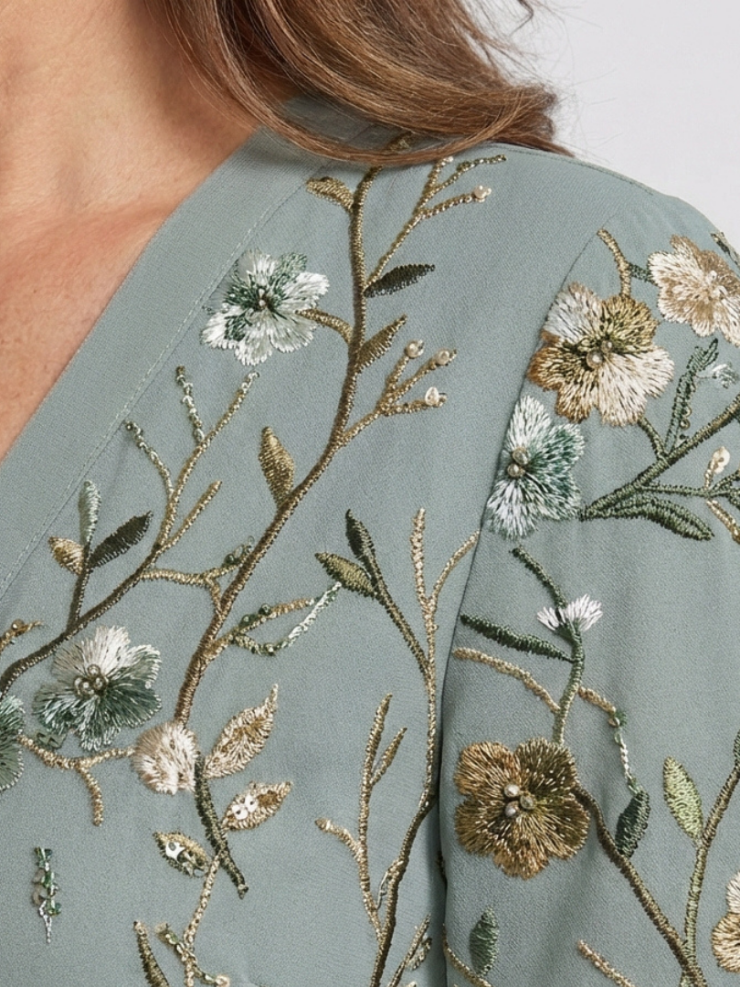 Evadne | Besticktes V-Ausschnitt Maxikleid