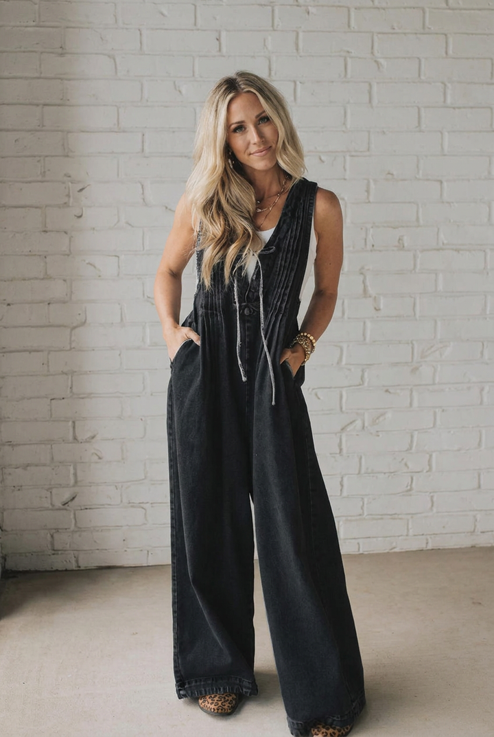 Entspannt geschnittene, gefaltete Denim-Jumpsuit mit Kordelzug