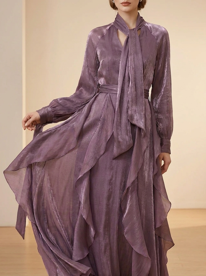 Demetria | Rüschendetail Maxikleid mit Bindeband