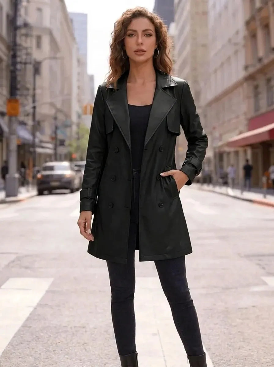 Women's cropped blazer with adjustable waist and double-breasted button fastening