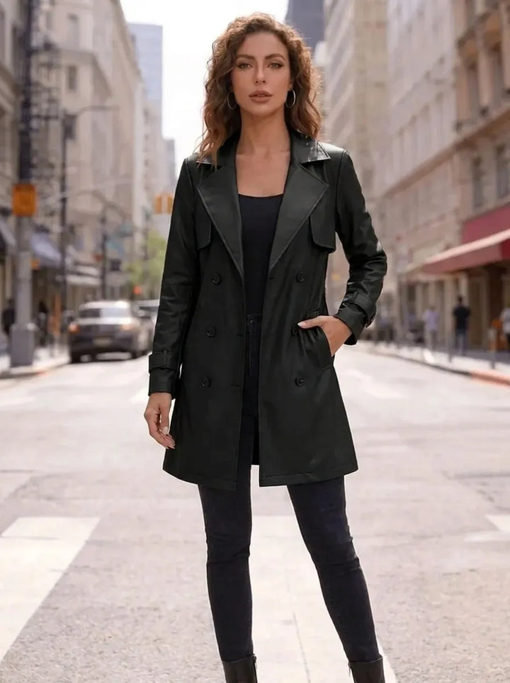 Women's cropped blazer with adjustable waist and double-breasted button fastening