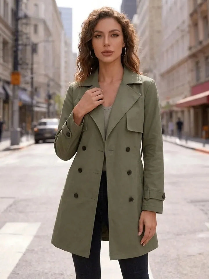 Women's cropped blazer with adjustable waist and double-breasted button fastening
