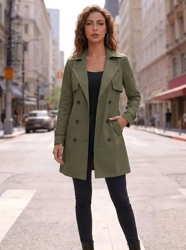 Women's cropped blazer with adjustable waist and double-breasted button fastening