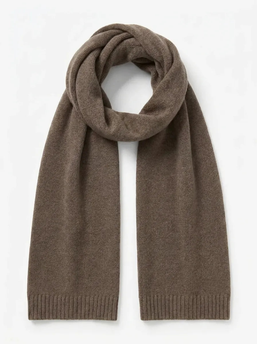 Cashmere scarf with elegant lines