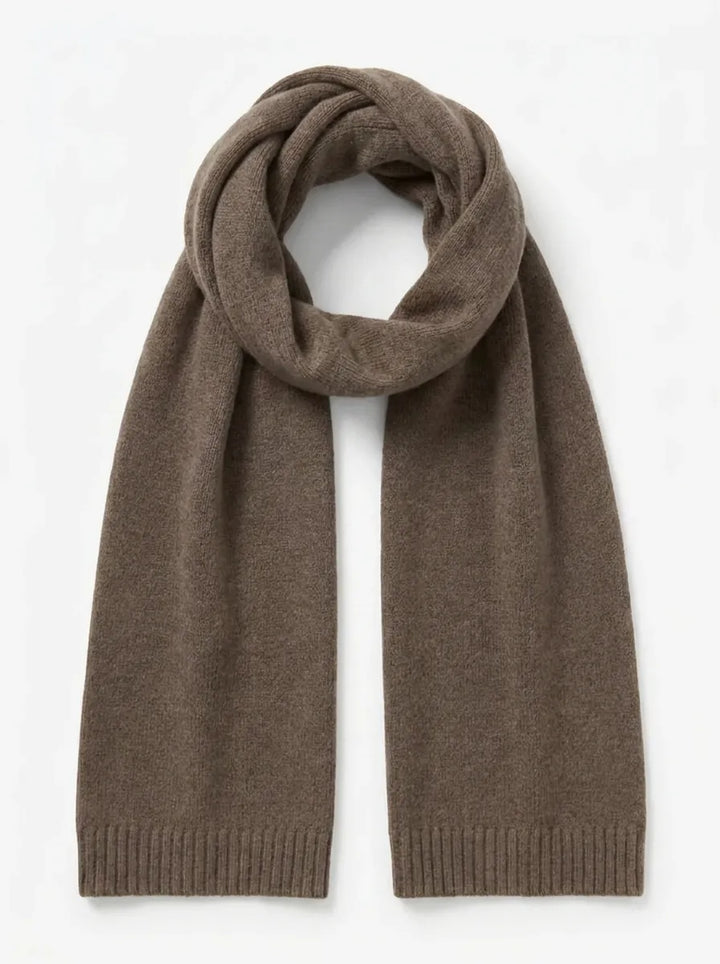 Cashmere scarf with elegant lines