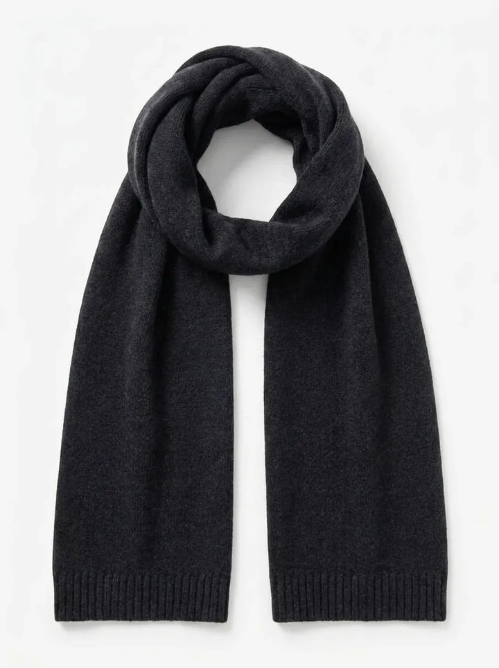 Cashmere scarf with elegant lines