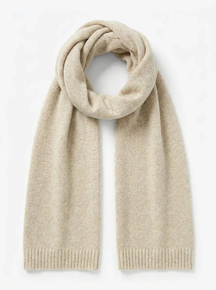 Cashmere scarf with elegant lines
