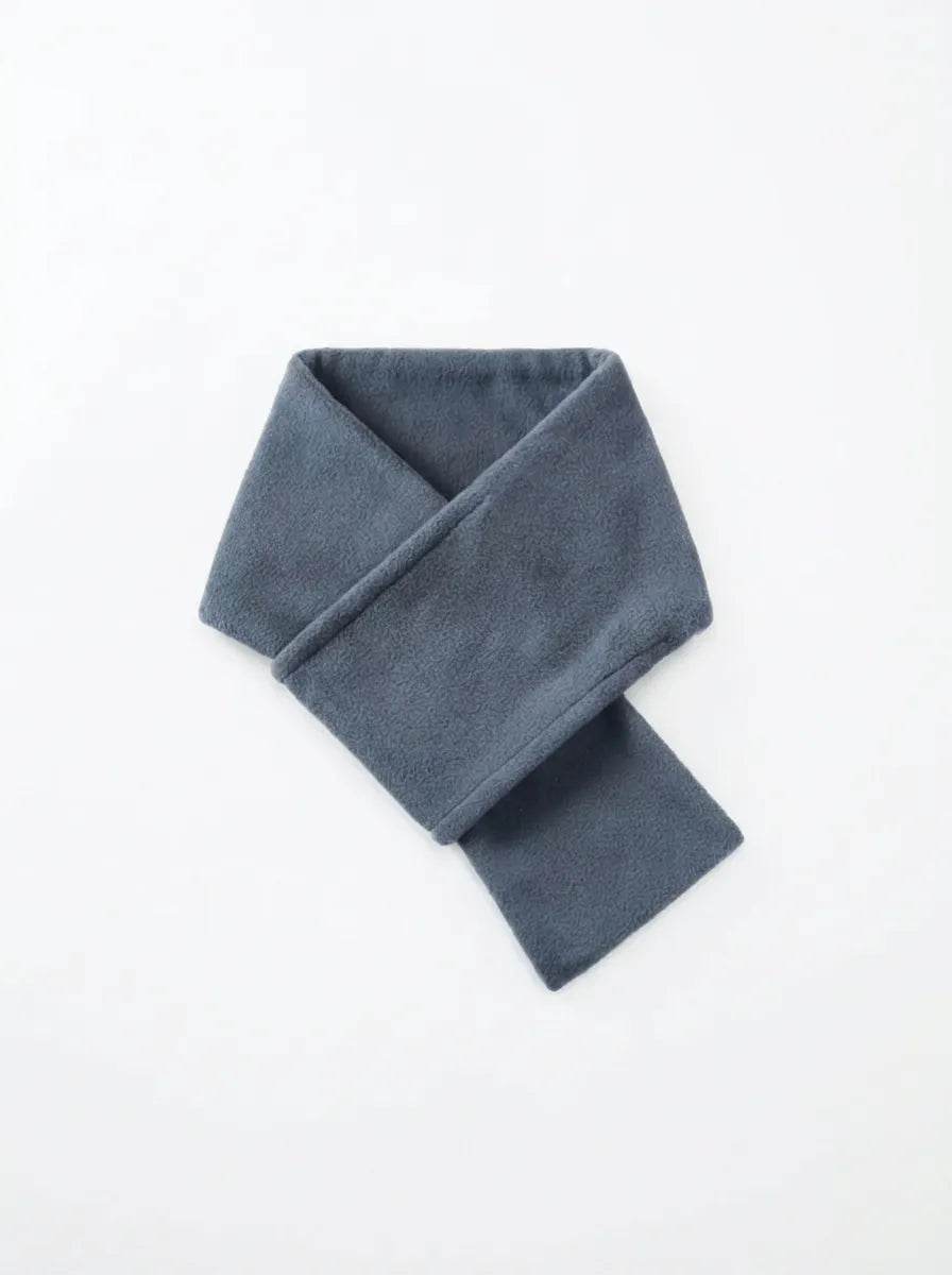 Langer Gestrickter Unisex Schal mit Rippenstruktur