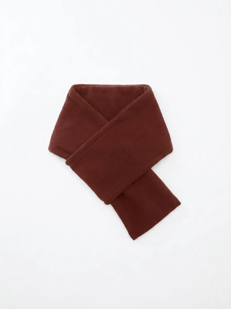 Langer Gestrickter Unisex Schal mit Rippenstruktur
