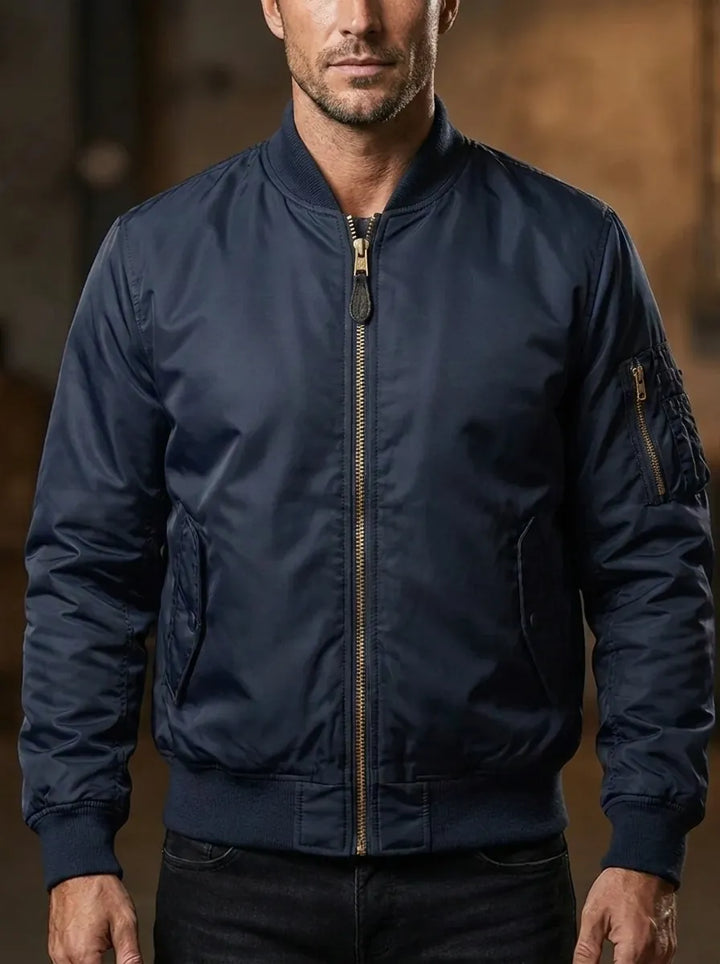 Herren windabweisende Bomberjacke im MA-1 Stil mit Ärmeltasche