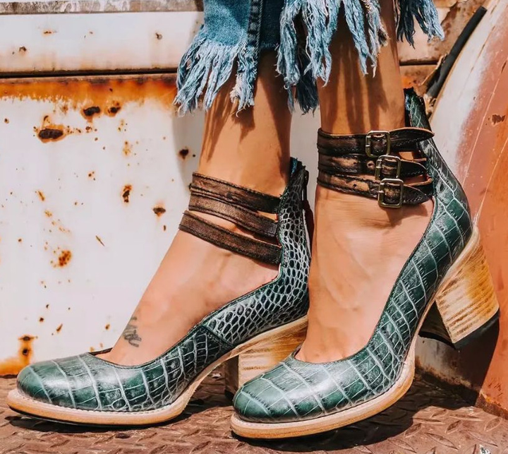 CAMILLE | Pumps mit Riemen — bequemer Blockabsatz