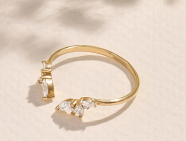 Noelia - Ring aus goldenem Kristallglas
