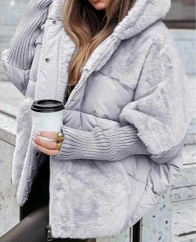 Lucia™ - Stylische Kapuzen-Daunenjacke