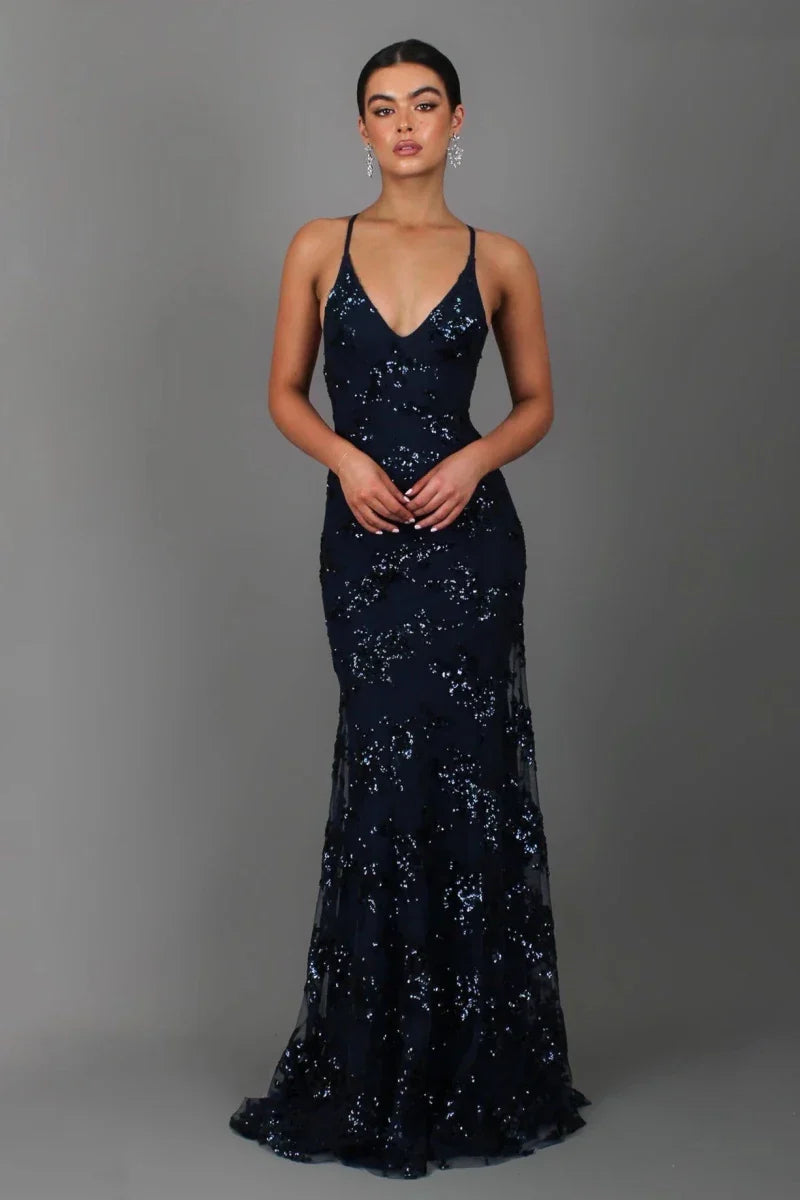 Nora – Elegantes bodenlanges Abendkleid mit Paillettenverzierung
