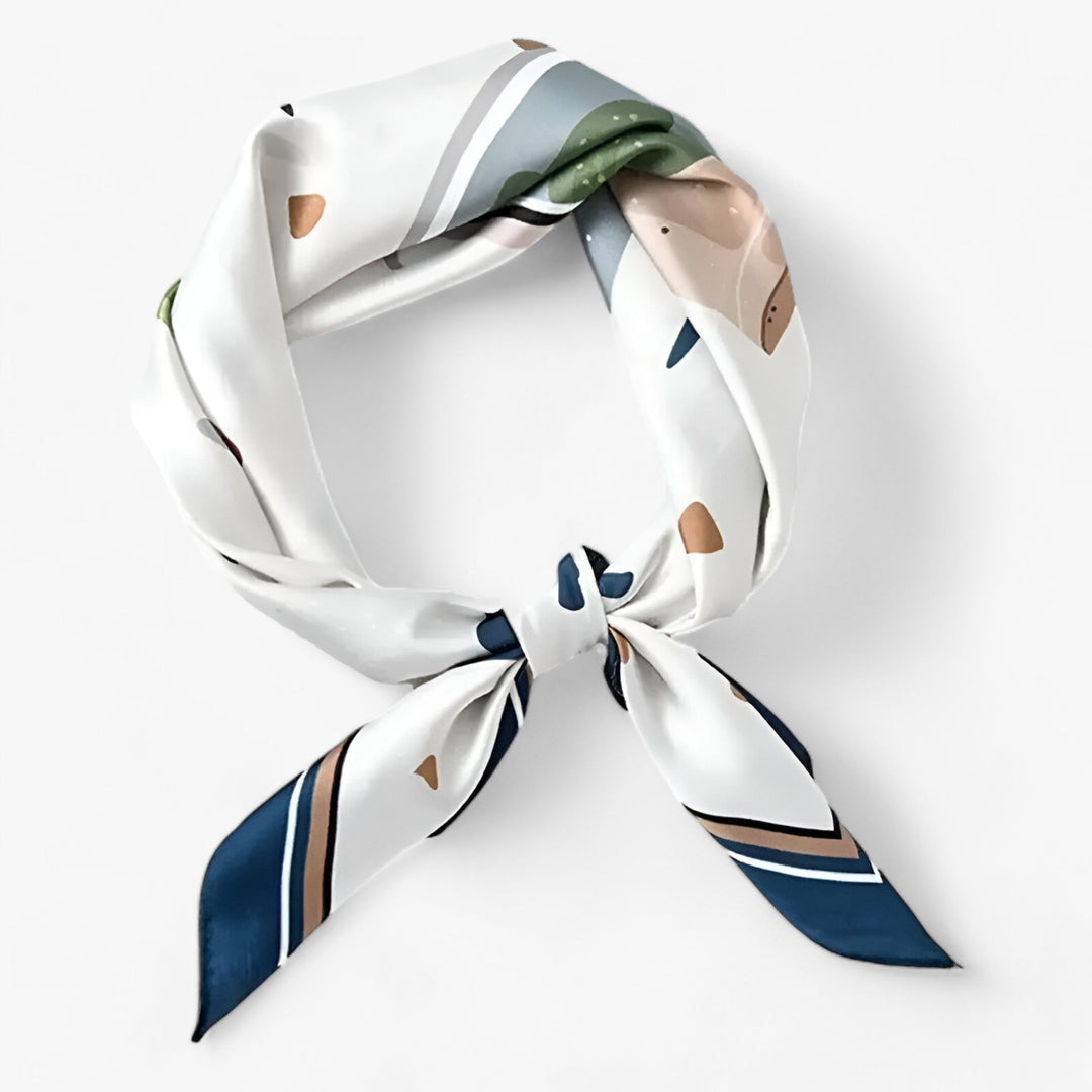 Tuch mit farbenfrohem Aufdruck