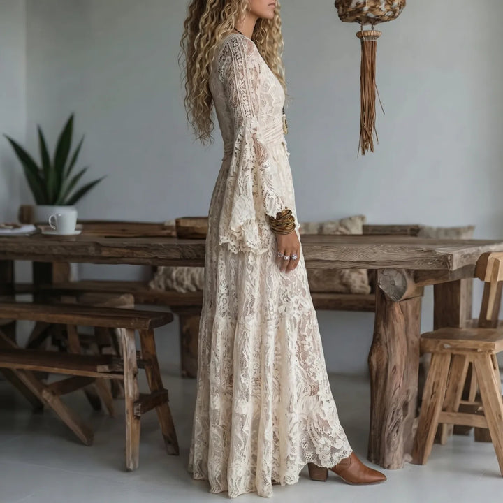 Noelene | Damen Maxikleid mit langen Ärmeln und Spitze im V-Ausschnitt